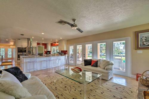 Updated Waterfront Crystal River Retreat With Dock!
