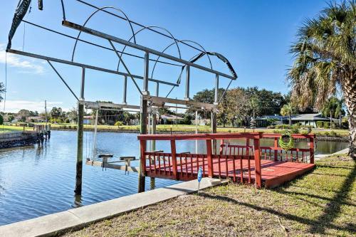 Updated Waterfront Crystal River Retreat With Dock!