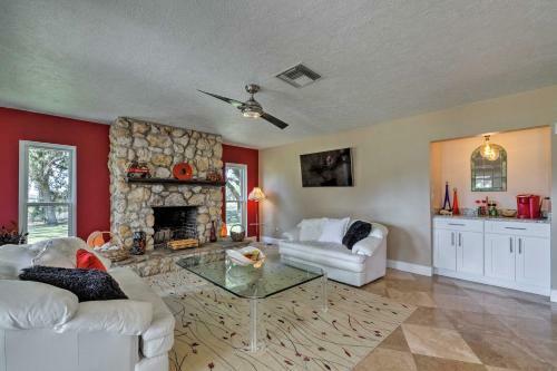 Updated Waterfront Crystal River Retreat With Dock!