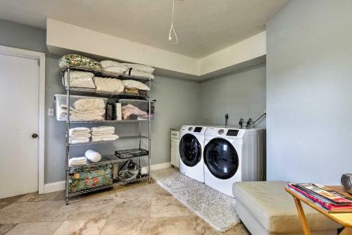 Updated Waterfront Crystal River Retreat With Dock!