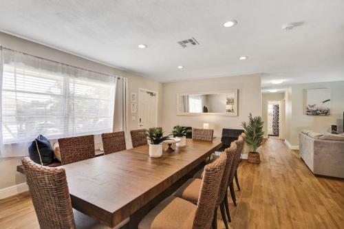 Private Pool Beautiful Updated 4br Home 2bth