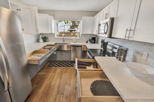 Private Pool Beautiful Updated 4br Home 2bth