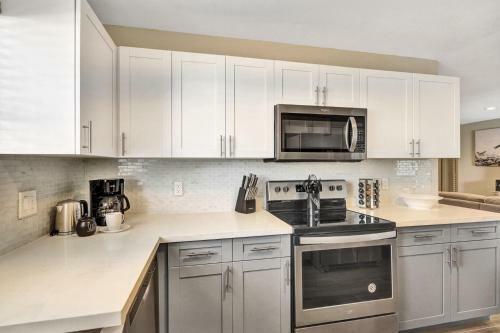 Private Pool Beautiful Updated 4br Home 2bth