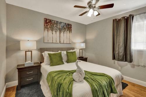 Private Pool Beautiful Updated 4br Home 2bth