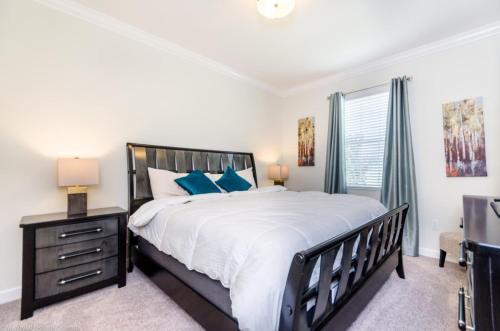 Eight-bedroom Villa 1537