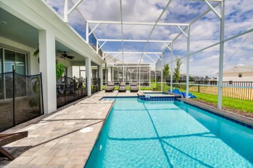 Eight-bedroom Villa 1537