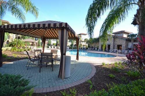 Beautiful 2 Bedroom 2 Bath Condo Close To Disney