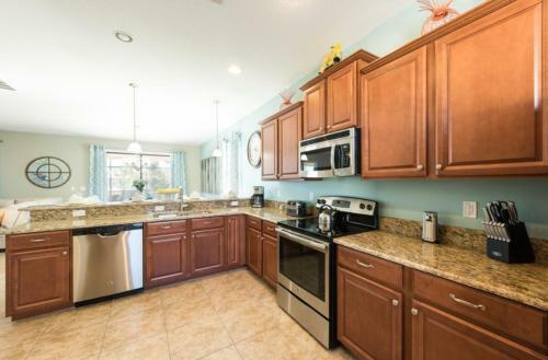 Emerald Oasis Elegant Pool House 8 Miles To Disney