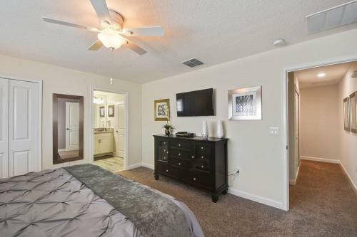 Modern 4 Bed 3 Bath Townhome In Championsgate Golf Resort