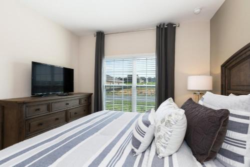 Villa 5 Bedroom Home At Laurel Estates 276