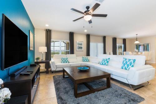 Villa 5 Bedroom Home At Laurel Estates 276
