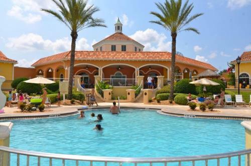 Beautiful 4 Bedroom 3 Bath Condo In Bella Piazza