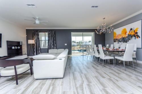 Nine-bedroom Villa 9036