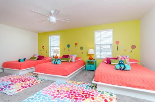 Nine-bedroom Villa 9036
