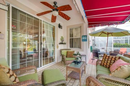 Beautiful Luau Pool Villa Next Disney World
