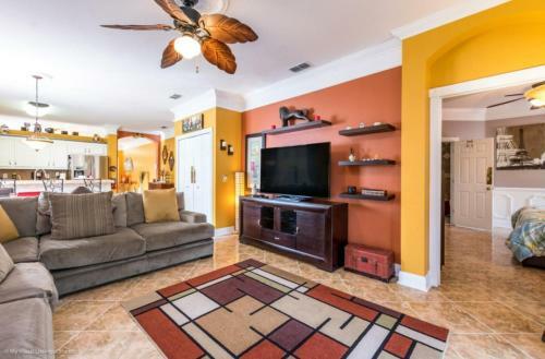 Beautiful Luau Pool Villa Next Disney World
