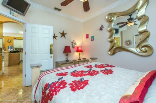 Beautiful Luau Pool Villa Next Disney World