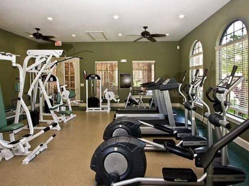 3 Bedroom 3 Bath Condo Close To The Attractions