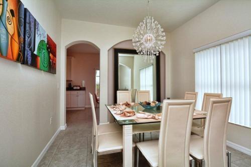 Balmoral Villa #231006