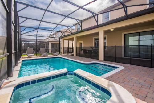 Villa On Rolling Fairway 8541e
