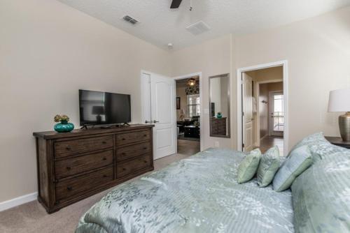 Villa On Rolling Fairway 8541e