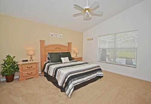 Hampton Lakes 215824