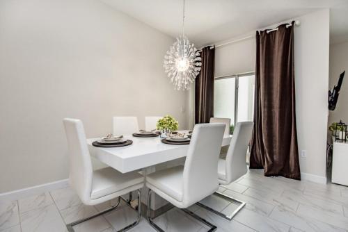 Villa Four Bedroom On Moon Valley 2951e