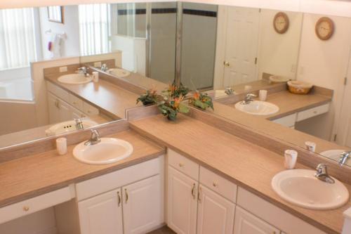 Hibiscus Haven ** Home