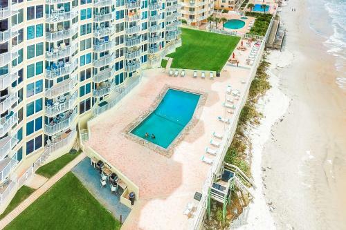 Shores Club - 305
