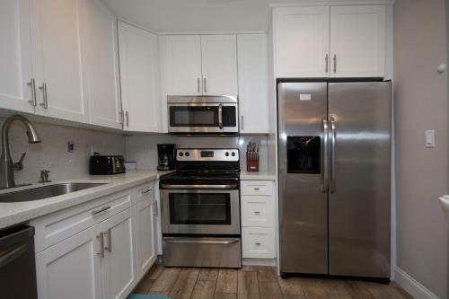 Villa Heated Pool Bungalow Mins From The Beach In Deerfield Beach