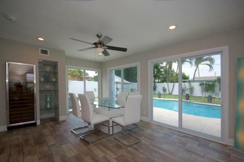 Villa Heated Pool Bungalow Mins From The Beach In Deerfield Beach