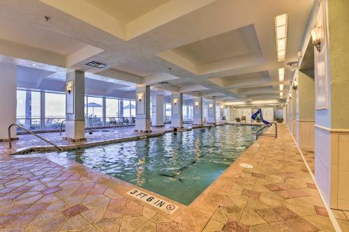Apartamento 10th-floor Studio On Beach, Walk To Dining!