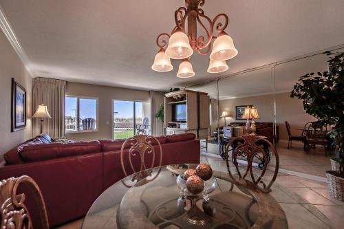 Holiday Surf And Racquet Club 103