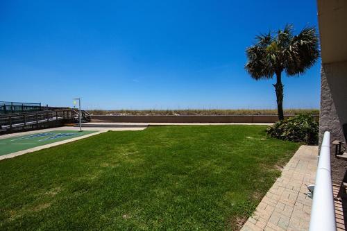 Holiday Surf And Racquet Club 103