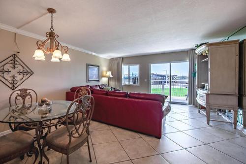 Holiday Surf And Racquet Club 103