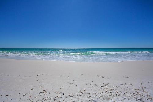 Holiday Surf And Racquet Club 103