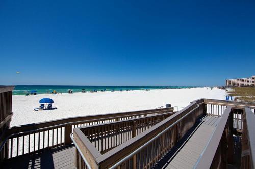 Holiday Surf And Racquet Club 103