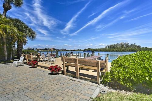 Apartamento Beachfront Englewood Condo With Comm Pool And Boat Slip