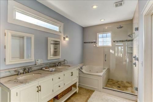 2319 S Fletcher Home Home
