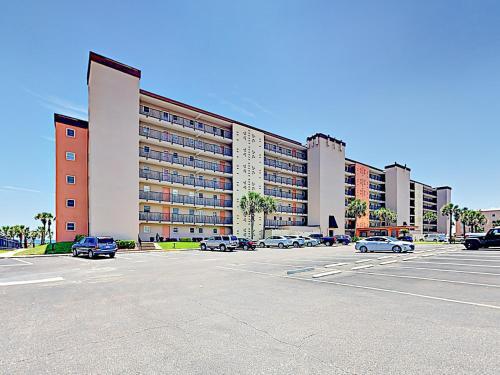 Apartamento New Listing! Oceanfront Condo - Walk To Beach Condo
