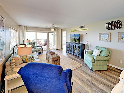 Apartamento New Listing! Oceanfront Condo - Walk To Beach Condo