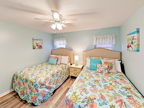 Apartamento New Listing! Oceanfront Condo - Walk To Beach Condo