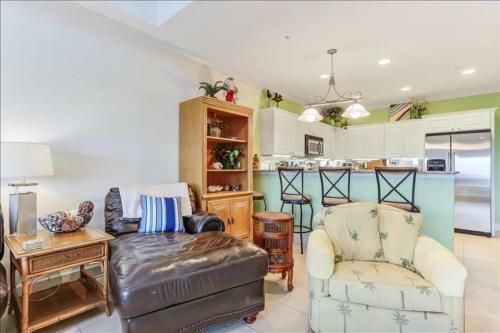241 S Fletcher