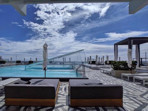 Modern Luxury Beach Hotel Large 2 Bedroom With Views 1809
