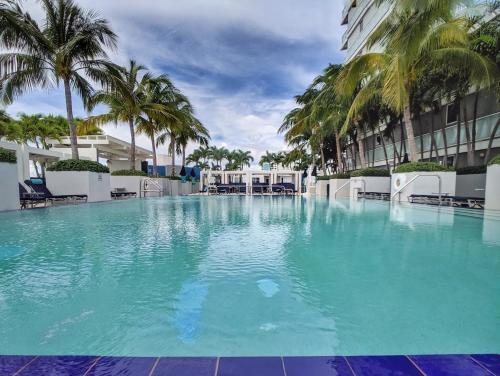 Modern Luxury Beach Hotel 1 Bedroom Corner With Views 901