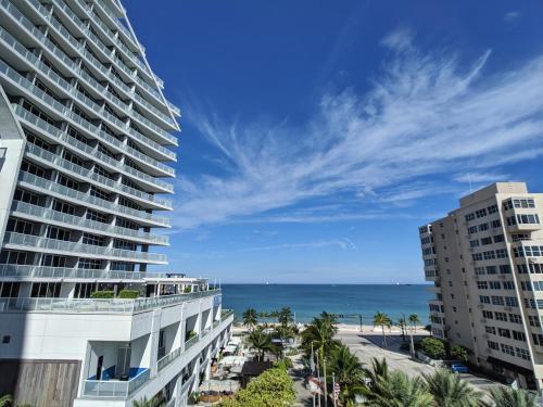 Modern Luxury Beach Hotel 1 Bedroom Corner With Views 901