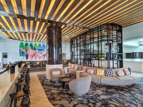 Modern Luxury Beach Hotel 1 Bedroom Corner With Views 901