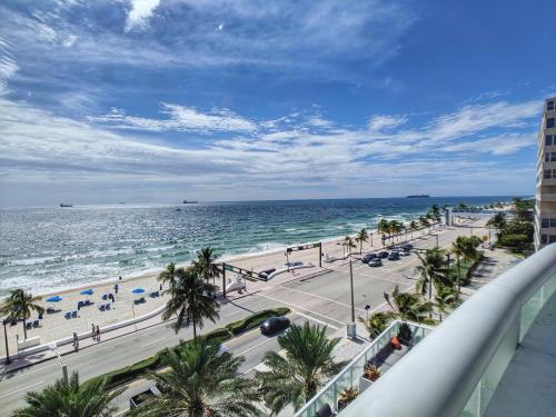 Modern Luxury Beach Hotel 1 Bedroom Corner With Views 901