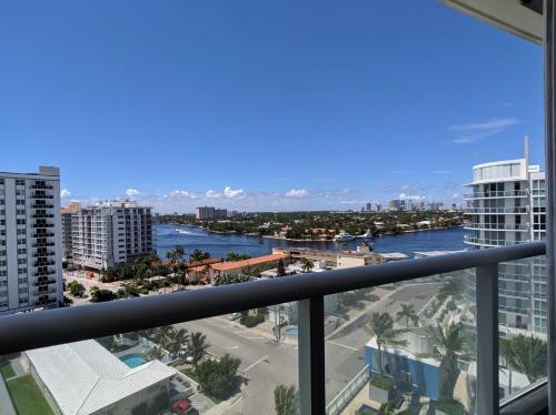 Modern Luxury Beach Hotel 1 Bedroom Corner With Views 901