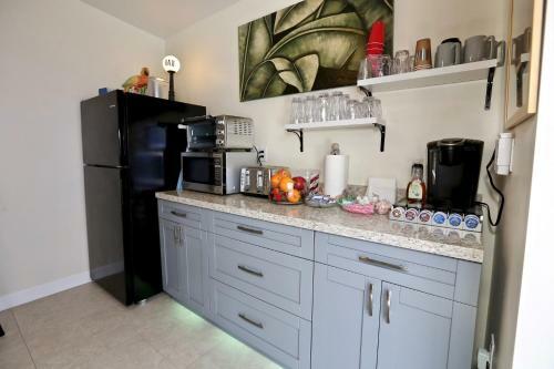 Bed & Breakfast Fantasy Island Inn, Caters To Men